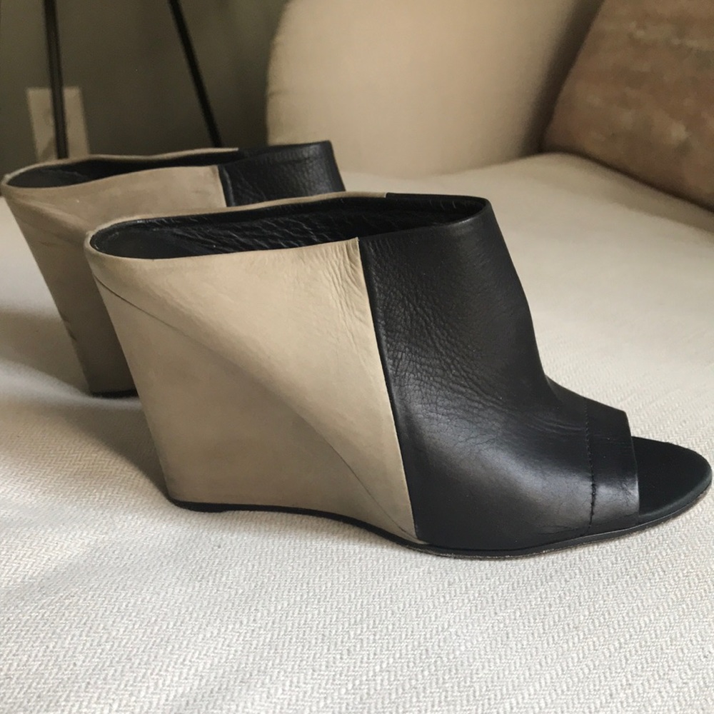 VINCE open toe leather wedge heels